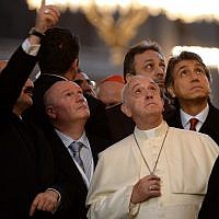 Pope Francis (2ndR) visits the Hagia Sophia Mosque (Santa Sofia) on November 29, 2014 in Istanbul. (Photo credit: AFP PHOTO / FILIPPO MONTEFORTE) Pope Francis (2ndR) visits the Hagia Sophia Mosque (Santa Sofia) on November 29, 2014 in Istanbul. (Photo credit: AFP PHOTO / FILIPPO MONTEFORTE)