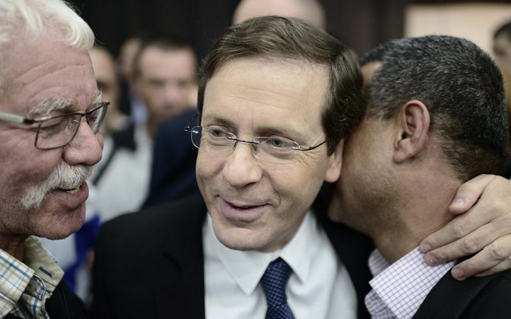 Labor party leader Isaac Herzog on December 14, 2014. (photo credit: Tomer Neuberg/Flash90)