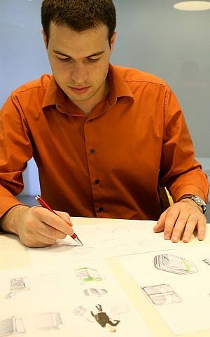 Isaac Atlas, who first tinkered with a cornflakes box when formulating the idea of the Fugu, is self-taught when it comes to industrial design (Photo credit: Ariel Zandberg)