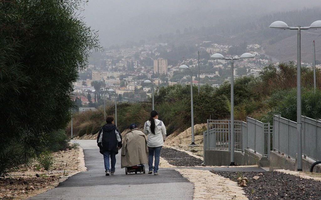 Heading home, on the Tel Hai to Kiryat Shomna path (photo credit: Shmuel Bar-Am)