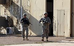 American soldiers at a base complex in Iraq, December 29, 2014. (AFP/ALI AL-SAADI)