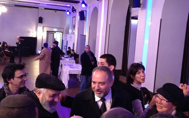 Israeli foreign minister Avigdor Liberman visits the Jewish Agency Aliya Salon in Paris, January 11, 2015 (photo credit: Elhanan Miller/Times of Israel)