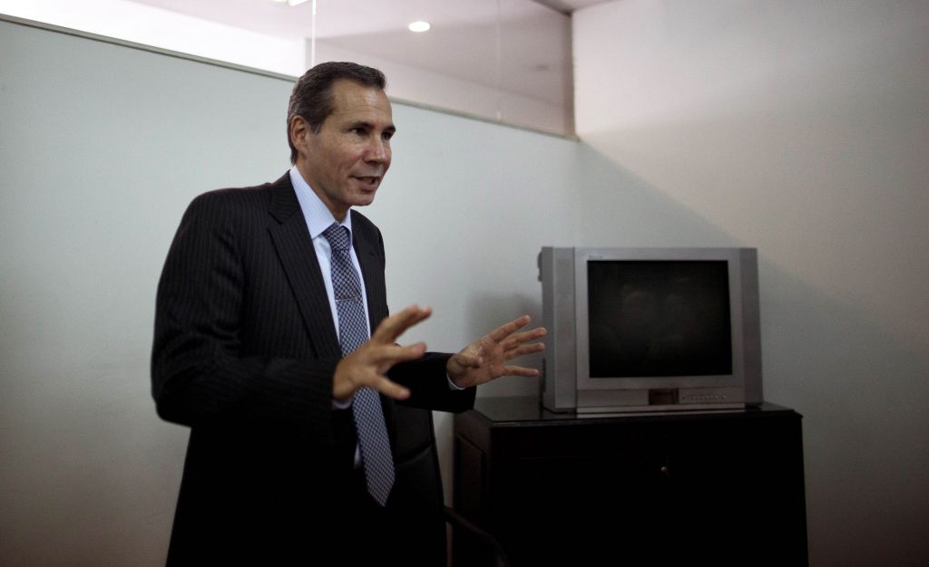 Alberto Nisman, the slain prosecutor investigating the 1994 bombing of the AMIA Jewish community center, talks to journalists in Buenos Aires, Argentina, Wednesday, May 29, 2013. (AP/Natacha Pisarenko) Alberto Nisman, the slain prosecutor investigating the 1994 bombing of the AMIA Jewish community center, talks to journalists in Buenos Aires, Argentina, Wednesday, May 29, 2013. (AP/Natacha Pisarenko)