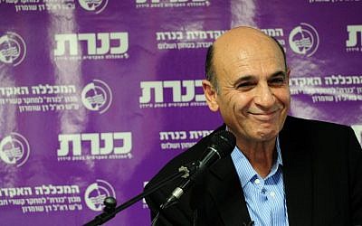 Chairman of Kadima MK Shaul Mofaz, December 22, 2014. (photo credit: FLASH90)