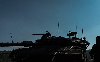 IDF troops in the Golan Heights, northern Israel, on January 20, 2015 (Photo credit: Basal Awidat/Flash90)