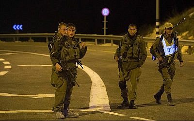 IDF forces blocking a road along the border with Lebanon, Northern Israel on January 21, 2015. (photo credit: Basal Awidat/Flash90)