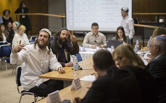Kulanu Chaverim -- Na Nach members register for the March 2015 elections, January 28, 2015. (photo credit: Yonatan Sindel/Flash90) Kulanu Chaverim -- Na Nach members register for the March 2015 elections, January 28, 2015. (photo credit: Yonatan Sindel/Flash90)
