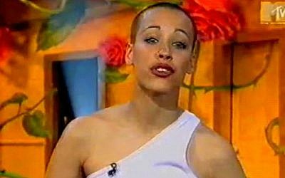 Eden Harel as an MTV Europe VJ in 1997 (screenshot: YouTube)