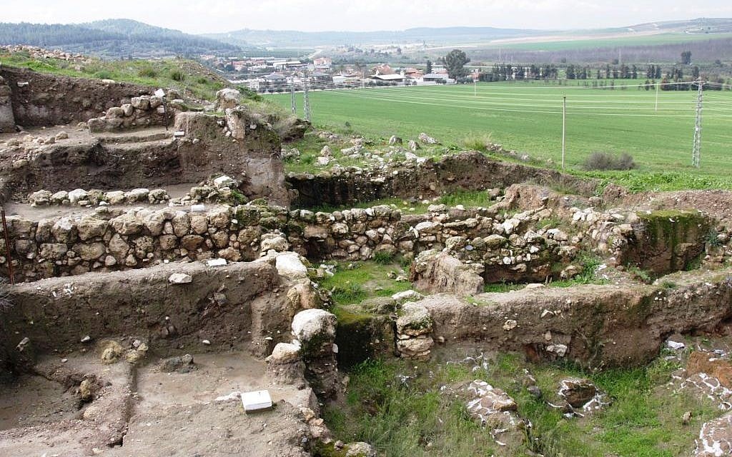 Excavations at Tel Beit Shemesh (photo credit: Shmuel Bar-Am)