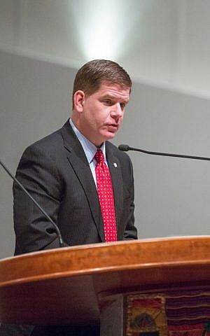 Boston Mayor Martin J. Walsh addresses worshipers at Temple Israel during its annual Shabbat of Justice on Fri., Jan. 16, 2015 (photo credit: Elan Kawesch/The Times of Israel)