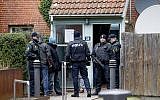 Danish police search an apartment in Mjoelnerparken at Norrebro on February 15, 2015. (AFP/SCANPIX DENMARK/Bax Lindhardt)