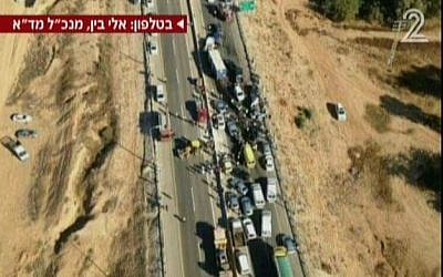 The scene of a deadly pileup in the Negev, Tuesday, February 3, 2015 (screen capture: Channel 2)