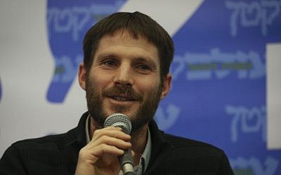 Jewish Home party candidate Bezalel Smotrich speaks to students at the Lev Institute in Jerusalem on January 21, 2015. (photo credit: Hadas Parush/Flash90)