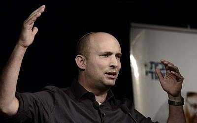 Leader of the Jewish Home political party Economy Minister Naftali Bennett speaks to students at the Blich high school, Ramat Gan, Feb 12 2015. (photo by Tomer Neuberg/FLASH90) 