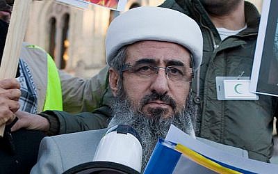 Mullah Krekar during a demonstration against Quran burning in Oslo, Norway (photo credit: Wikimedia Commons, Fridator/ CC BY-SA 3.0)