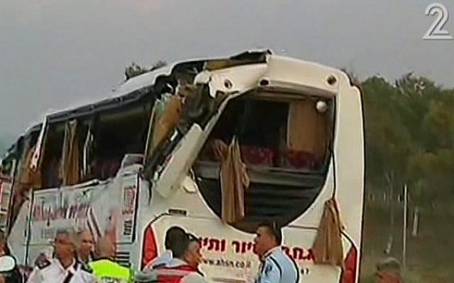 The scene of a deadly crash in the Negev, Tuesday, February 3, 2015 (screen capture: Channel 2) The scene of a deadly crash in the Negev, Tuesday, February 3, 2015 (screen capture: Channel 2)