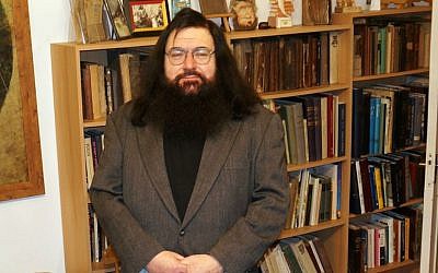 Yiddish scholar Dovid Katz says Litvak rabbis should decide on Lithuanian issues, not Londoners. (Cnaan Liphshiz/JTA)