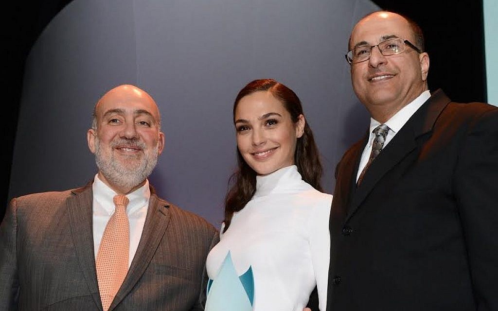 Ron Prosor, Gal Gadot and Ido Ahharoni at The Times of Israel's New York Gala, February 15, 2015 (photo credit: Peter Halmagyi)