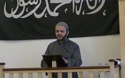 Hajj Saeed, Imam of the Al-Faruq Mosque in Copenhagen, Denmark, delivering a Friday sermon on February 13, one day before the Copenhagen terror attacks. (MEMRI TV screen capture)
