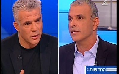 Yair Lapid, left, and Moshe Kahlon arguing during a televised debate on February 26, 2015. (Screen capture: Channel 2)