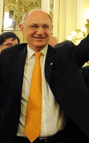 A June 2010 photo of Argentinian Foreign Minister Hector Timerman. (Photo credit: CC, BY Presidencia de la Nación Argentina/Wikimedia)