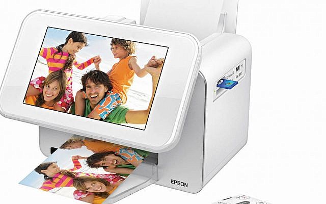 Epson digital photo frame and printer (Photo credit: Courtesy)