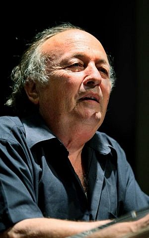 Israeli artist Yair Garbuz, November 2, 2010 (photo credit: Moshe Shai/FLASH90)