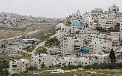 The East Jerusalem neighborhoods of Issawiyah and Shuafat. (Miriam Alster/Flash90)