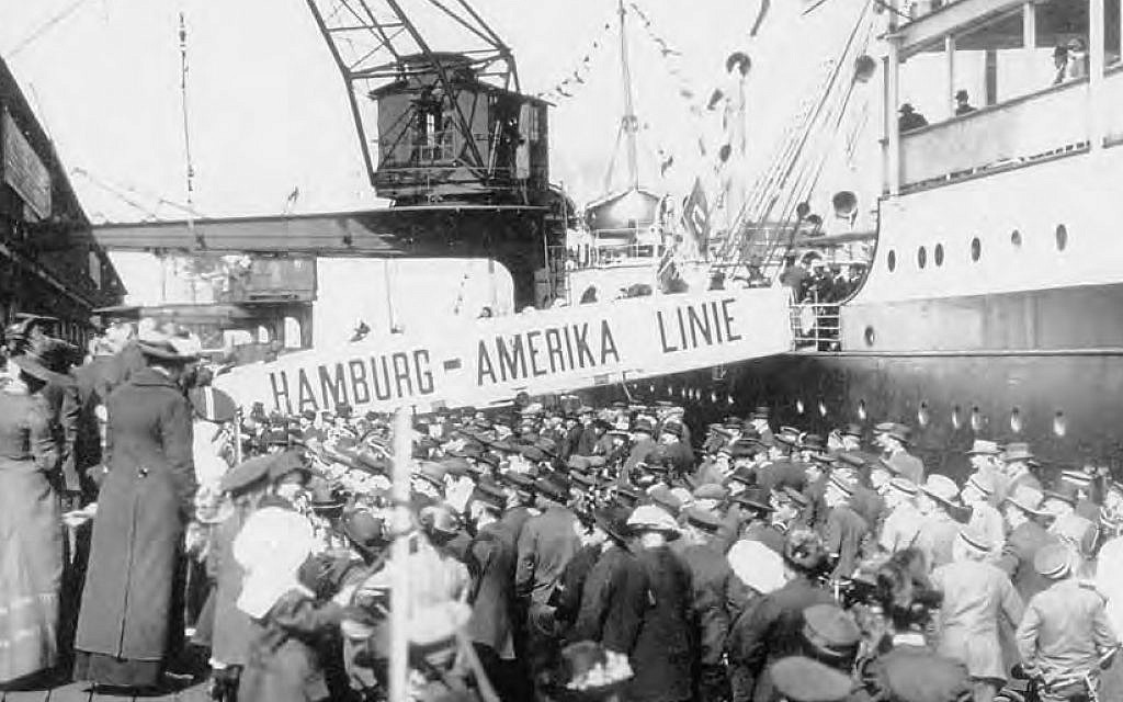 German emigrants boarding a ship at the port of Hamburg. (National Archives and Records Administration, NARA) German emigrants boarding a ship at the port of Hamburg. (National Archives and Records Administration, NARA)