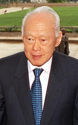 Former prime minister of Singapore Lee Kuan Yew in 2002 (photo credit: Wikimedia Commons, public domain/Robert D. Ward) 