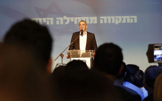 Moshe Kahlon address the hundreds of his supporters who gathered in northern Tel Aviv to celebrate his Kulanu party winning an expected 10 Knesset seats on Mar. 17, 2015. (Photo credit: Judah Ari Gross/Times of Israel)