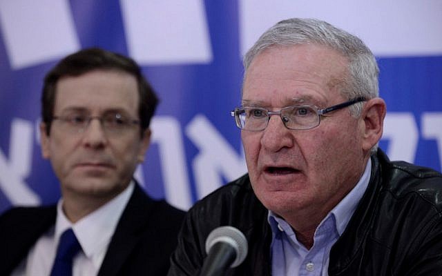 Yadlin, right, alongside leader of the Zionist Union Isaac Herzog on February 22, 2015 (photo credit: Tomer Nueberg/ Flash 90)