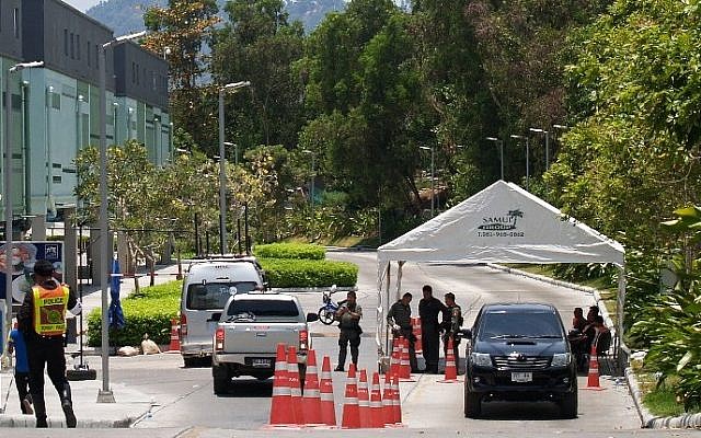 Thai police officers man a check-point outside a shopping mall a day after a bomb packed inside a pick-up truck with false number plates exploded in the car park, on the Thai southern resort island of Samui on April 11, 2015 (Photo credit: Geraldine Lassalle/AFP) Thai police officers man a check-point outside a shopping mall a day after a bomb packed inside a pick-up truck with false number plates exploded in the car park, on the Thai southern resort island of Samui on April 11, 2015 (Photo credit: Geraldine Lassalle/AFP)