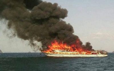 A ferry in Thailand burns on Wednesday, April 8, 2014. An Israeli girl was killed in the accident. (screen capture: Sanook.com)