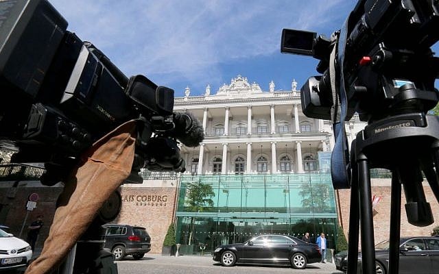 Cameras stand in front of a luxury downtown hotel, where closed-door nuclear talks with Iran take place, in Vienna, Austria, Wednesday, April 22, 2015. Negotiators are meeting in attempts to reach a deal that curbs Iran's nuclear program in exchange for sanctions relief. (photo credit: AP Photo/Ronald Zak)