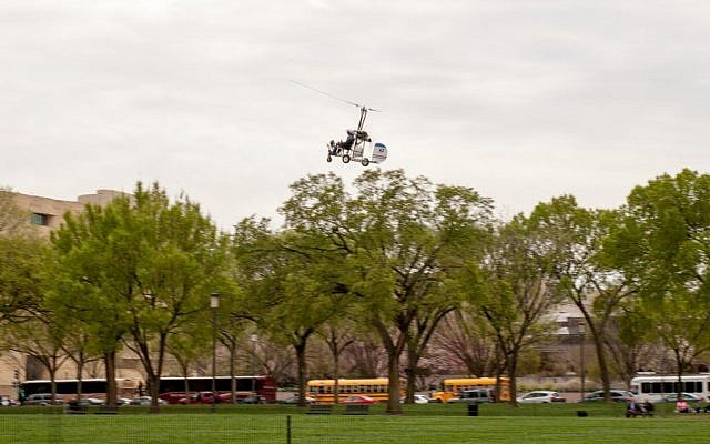 A small helicopter lands on the West Lawn of the Capitol in Washington, Wednesday, April 15, 2015. (photo credit: Sam Smith/AP) A small helicopter lands on the West Lawn of the Capitol in Washington, Wednesday, April 15, 2015. (photo credit: Sam Smith/AP)