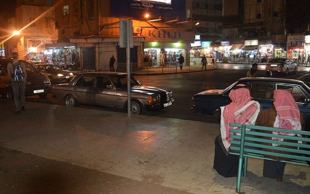 Downtown Amman at night, March 26, 2015 (photo credit: Avi Lewis/Times of Israel, Benyamin Loudmer)