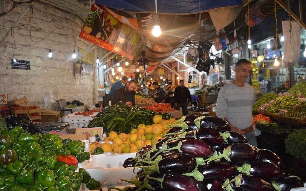 The souq in Amman, March 26, 2015 (photo credit: Avi Lewis/Times of Israel, Benyamin Loudmer)