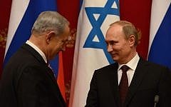 Russian President Vladimir Putin (right) and Israeli Prime Minister Benjamin Netanyahu (left) hold a joint press conference after their meeting at the Kremlin in Moscow, November 20, 2013. (Kobi Gideon/GPO/Flash90)