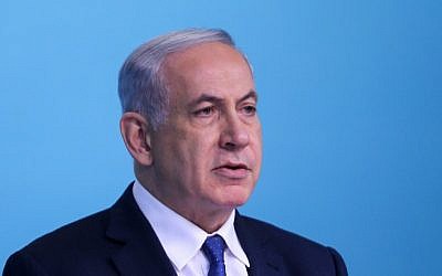 Prime Minister Benjamin Netanyahu gives a statement to the media regarding the Iran nuclear talks in Lausanne, Switzerland, at the Prime Minister's office in Jerusalem on April 1, 2015. (photo credit: Alex Kolomoisky/POOL)