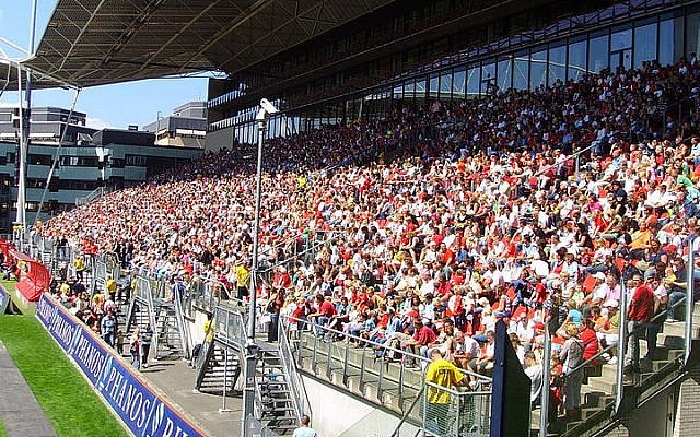 Illustrative photo of FC Utrecht fans (photo credit: Wikimedia Commons/Geüpload door Luctor/CC BY-SA 3.0) Illustrative photo of FC Utrecht fans (photo credit: Wikimedia Commons/Geüpload door Luctor/CC BY-SA 3.0)