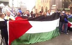Pro-Palestinian demonstrators in Vienna's Stephansplatz on April 3, 2015 (Photo credit: YouTube screen capture)