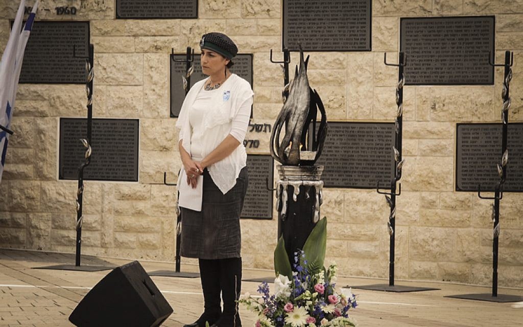 Bat Galim Shaar, mother of the slain Gilad Shaar, speaks during the memorial ceremony held at Mount Herzl military cemetery in Jerusalem on  April 22, 2015. (photo credit: Gili Yochanan/POOL)