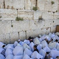 The annual priestly blessing at the Western Wall, Monday April 6, 2015. (Photo credit: Yonatan Sindel/Flash90) The annual priestly blessing at the Western Wall, Monday April 6, 2015. (Photo credit: Yonatan Sindel/Flash90)