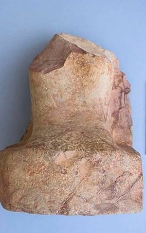 Belgian archaeologists announced the discovery of lower part of a royal statue showing the name of King “Sahure”, second King of the 5th Dynasty in the Old Kingdom on April 28, 2015. (Photo credit: Egyptian Antiquities Authority)