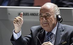 FIFA President Sepp Blatter gives a thumbs up at the opening of the 65th FIFA Congress in Zurich on May 29, 2015. (AFP PHOTO / FABRICE COFFRINI)