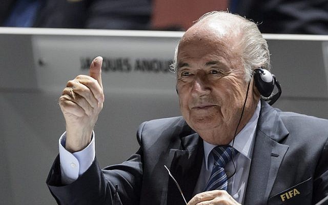 FIFA President Sepp Blatter gives a thumbs up at the opening of the 65th FIFA Congress in Zurich on May 29, 2015. (AFP PHOTO / FABRICE COFFRINI)