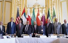 Secretary of State John Kerry (2nd left) and Foreign Ministers of the Gulf Cooperation Council pose for photographers at the Chief of Mission Residence in Paris, France, to discuss Middle East concerns about an emerging nuclear deal with Iran, May 8, 2015. (AP/Andrew Harnik, Pool)