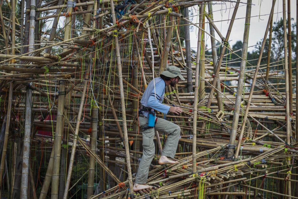 Constructing Big Bambu at the Israel Museum last spring (Photo credit: Hadas Parush/Flash 90) Constructing Big Bambu at the Israel Museum last spring (Photo credit: Hadas Parush/Flash 90)