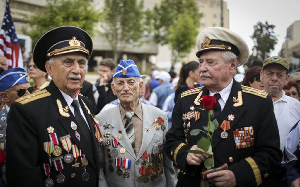 Russian-Israeli World War II veterans take part in the parade in honor of 70 years since the Allies' victory over Nazi Germany in World War II, in the center of Jerusalem. May 10, 2015. (Nati Shohat/Flash 90) Russian-Israeli World War II veterans take part in the parade in honor of 70 years since the Allies' victory over Nazi Germany in World War II, in the center of Jerusalem. May 10, 2015. (Nati Shohat/Flash 90)